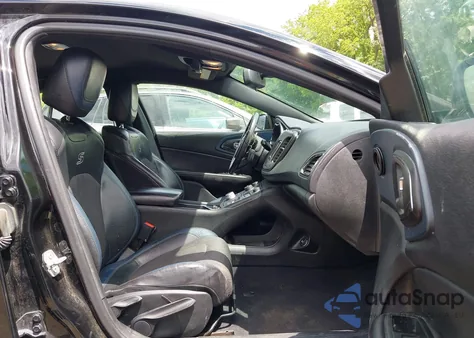 2015 Chrysler 200 S z USA, uszkodzony, nr VIN 1C3CCCBB0FN578460